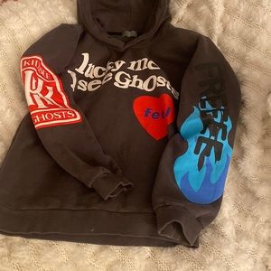I see ghosts hoodie.